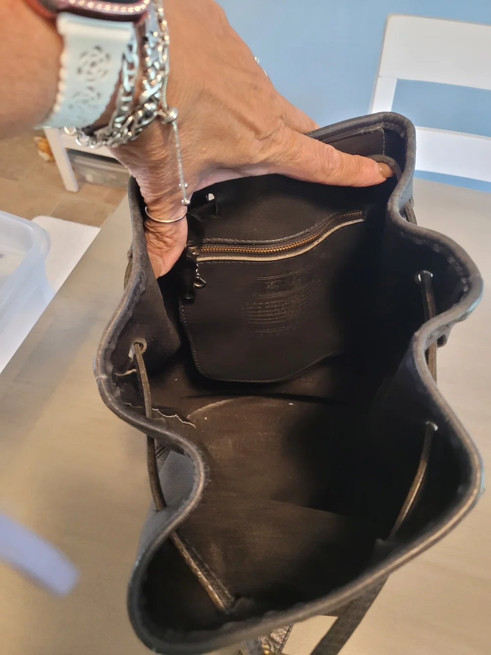 Vintage Coach Black Leather Hobo Shoulder Bag with Gold Hardware